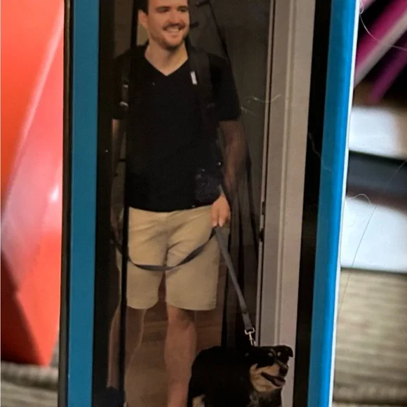 Magic Mesh Deluxe Hands-Free Screen Door - Picture 4 of 5